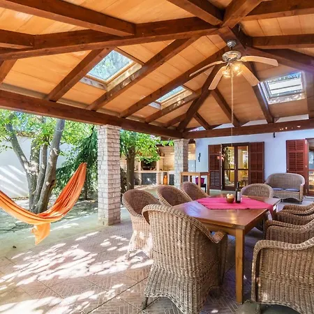 بيت للعطل 2 Bedroom Beautiful In بريمونتيرا